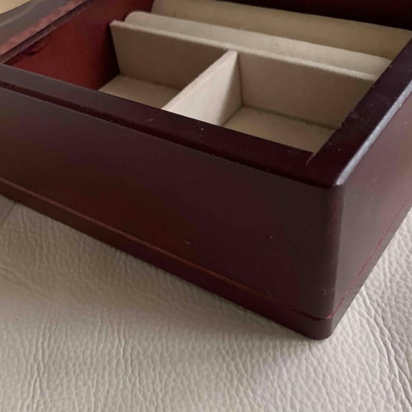 Wooden jewelry box - Picture 5 of 6